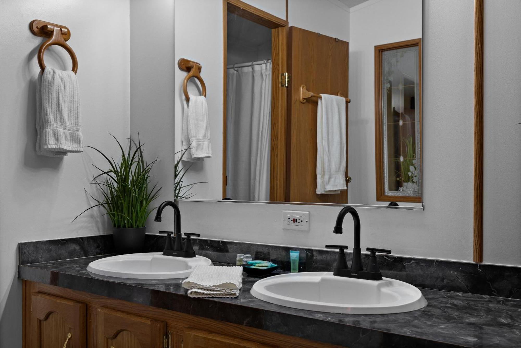 Let'S Go ! Fisherman, Families, Pools One Minute From Your Door, Comfort, Location Perfect, Amenity-Rich, Pup Friendly, Discover An Exceptional Wyoming Stay, Thermopolis River Walk Home At Hot Springs State Park, 'Where Families And Fisherman Stay' Esterno foto